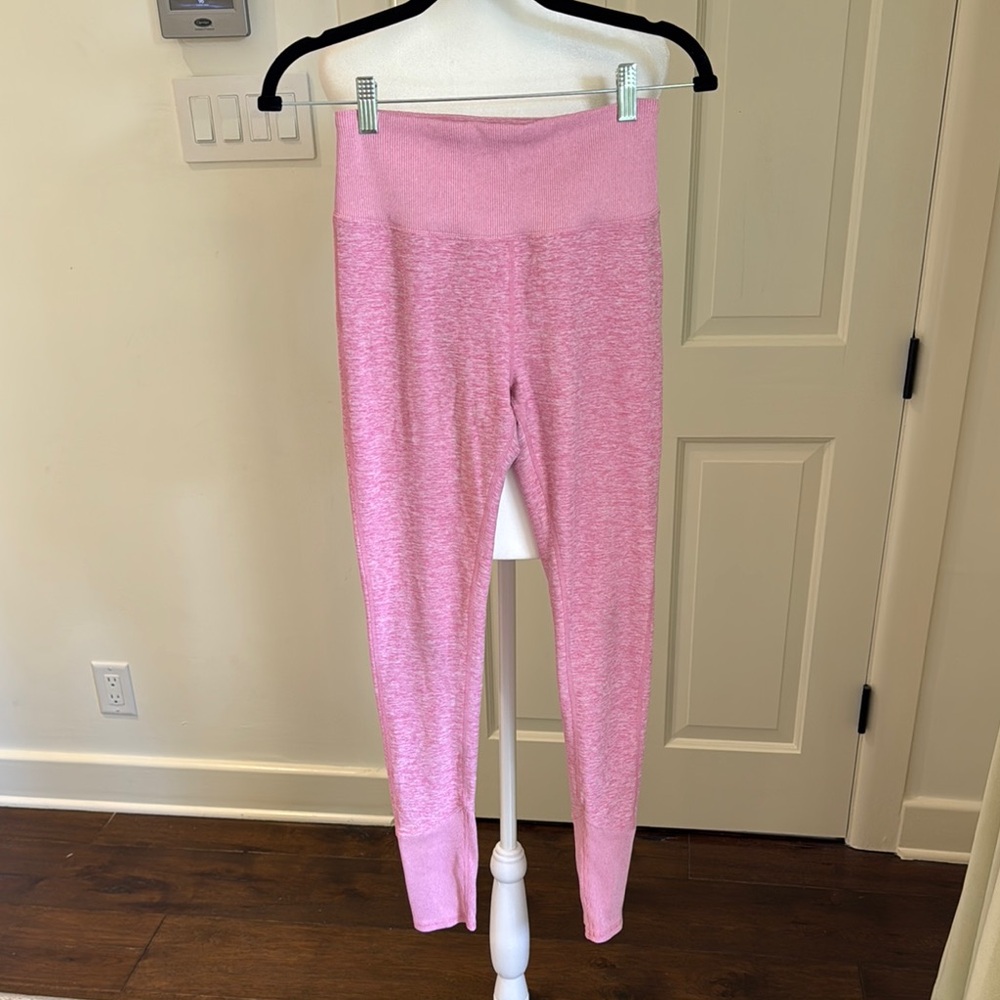 ALO - Ink Heather Yoga Leggings - Pink - Size: Medium